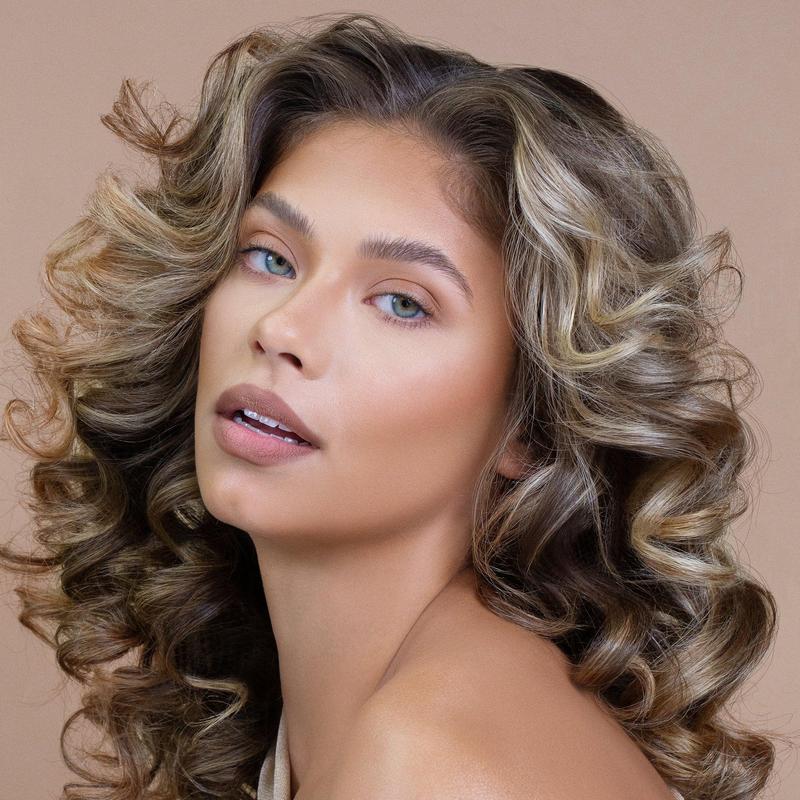 🎨 The Art of Definition: A Curated Bronzer, Blush & Brush Set 🌹