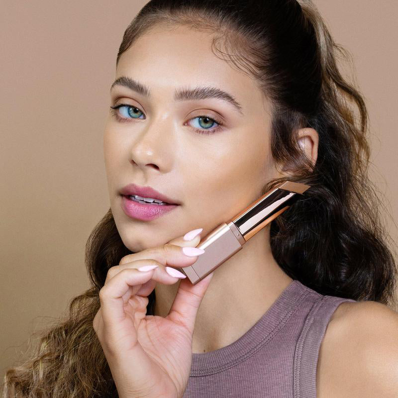 🎨 The Art of Definition: A Curated Bronzer, Blush & Brush Set 🌹